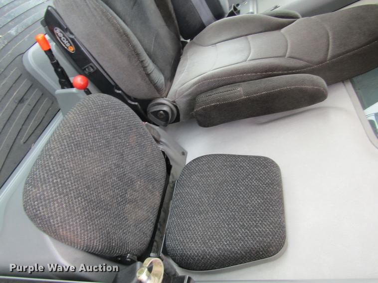 image for item DD8816 2009 Gleaner A86 combine