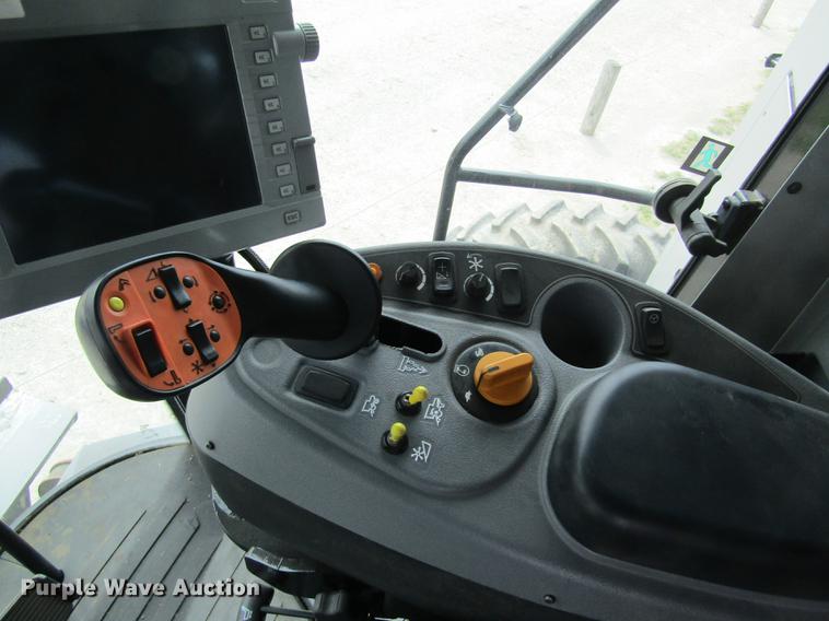 image for item DD8816 2009 Gleaner A86 combine