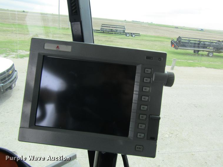 image for item DD8816 2009 Gleaner A86 combine