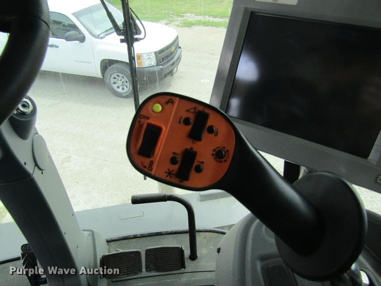 image for item DD8816 2009 Gleaner A86 combine