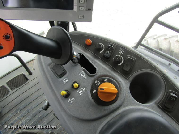 image for item DD8816 2009 Gleaner A86 combine