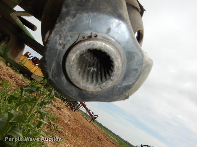 image for item DE1662 John Deere 750 feed mixer/grinder