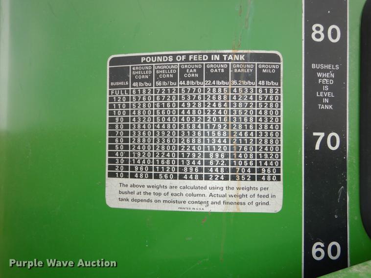 image for item DE1662 John Deere 750 feed mixer/grinder