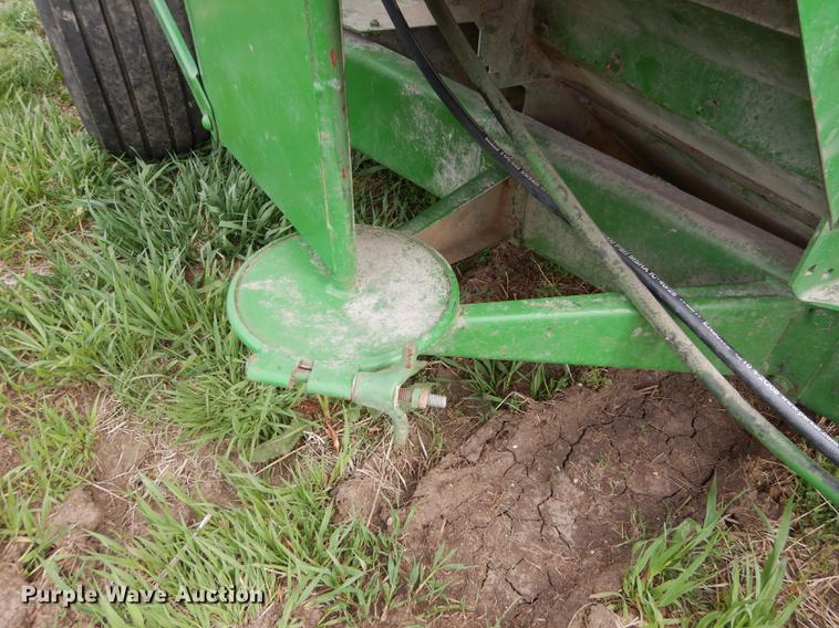 image for item DE1662 John Deere 750 feed mixer/grinder