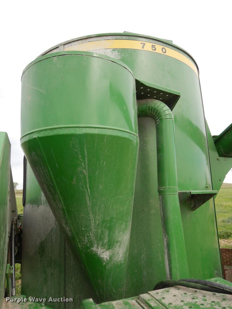 John Deere 750 feed mixer/grinder in Council Grove, KS Item DE1662