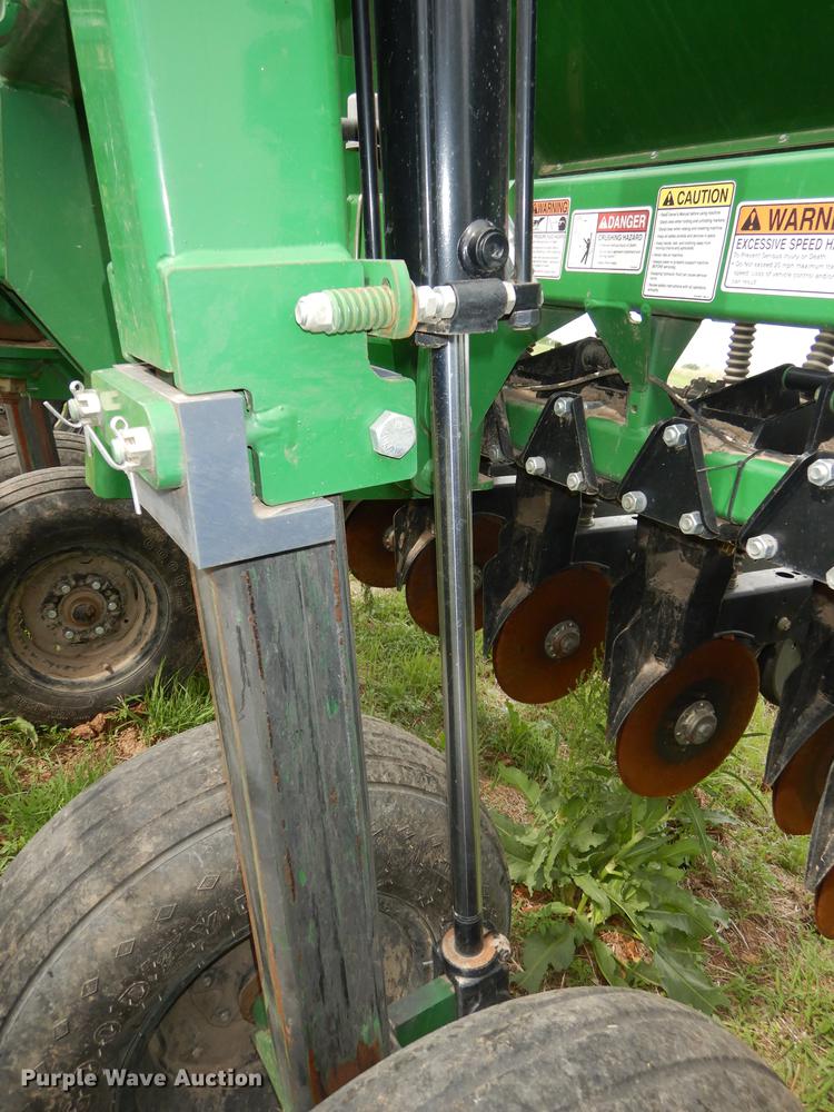 image for item DE1663 Great Plains CPH-1510 Solid Stand grain drill