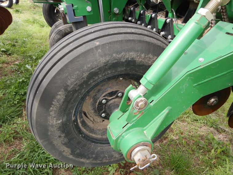 image for item DE1663 Great Plains CPH-1510 Solid Stand grain drill