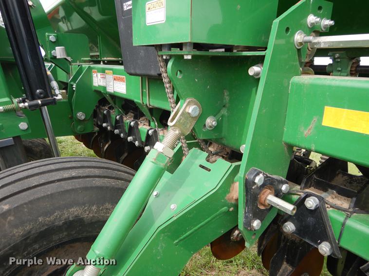 image for item DE1663 Great Plains CPH-1510 Solid Stand grain drill