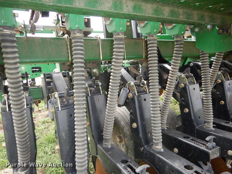 image for item DE1663 Great Plains CPH-1510 Solid Stand grain drill