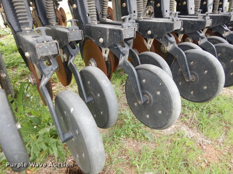 image for item DE1663 Great Plains CPH-1510 Solid Stand grain drill