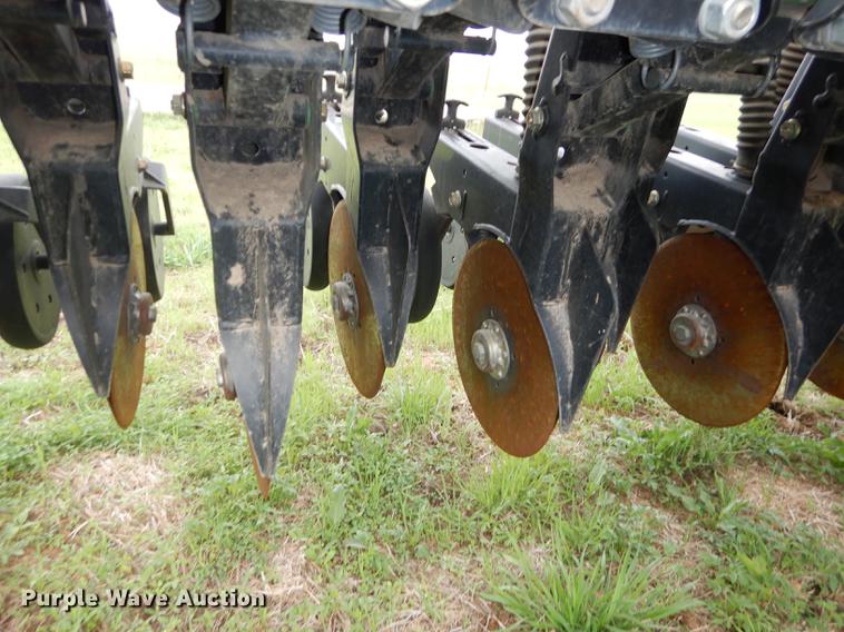 image for item DE1663 Great Plains CPH-1510 Solid Stand grain drill