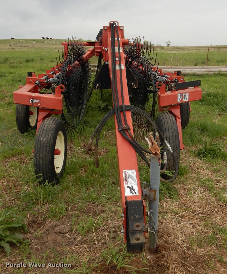 image for item DE1664 H&S 1460/1660 hi-capacity hay rake