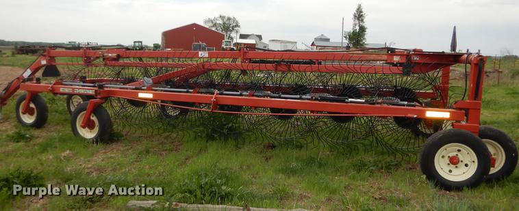 image for item DE1664 H&S 1460/1660 hi-capacity hay rake