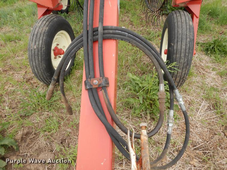 image for item DE1664 H&S 1460/1660 hi-capacity hay rake