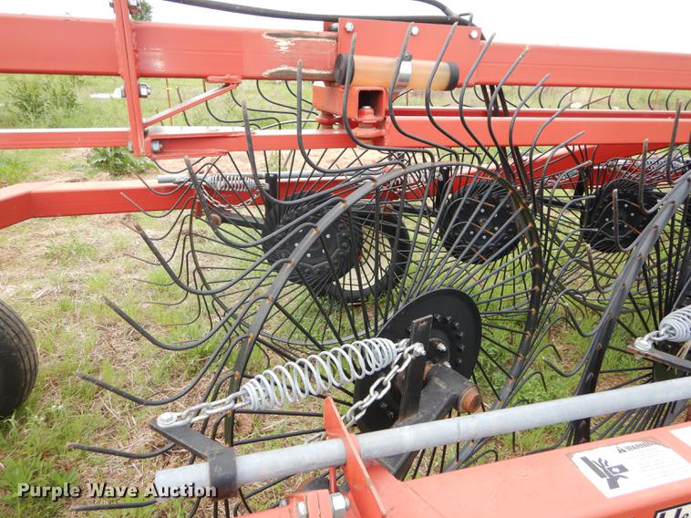 image for item DE1664 H&S 1460/1660 hi-capacity hay rake