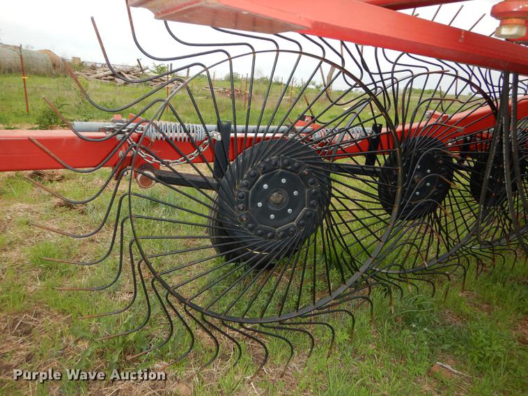 image for item DE1664 H&S 1460/1660 hi-capacity hay rake