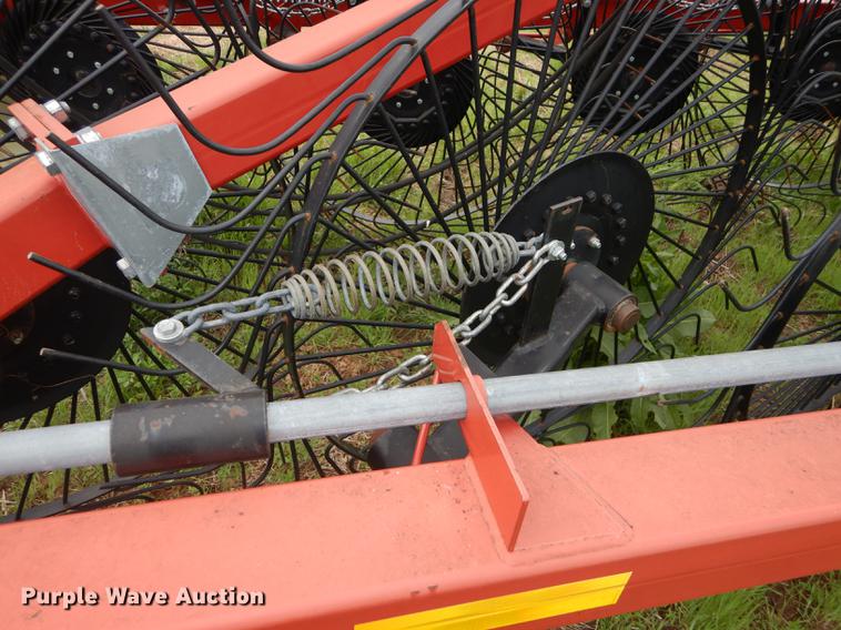 image for item DE1664 H&S 1460/1660 hi-capacity hay rake