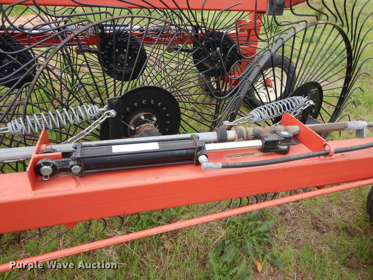 image for item DE1664 H&S 1460/1660 hi-capacity hay rake