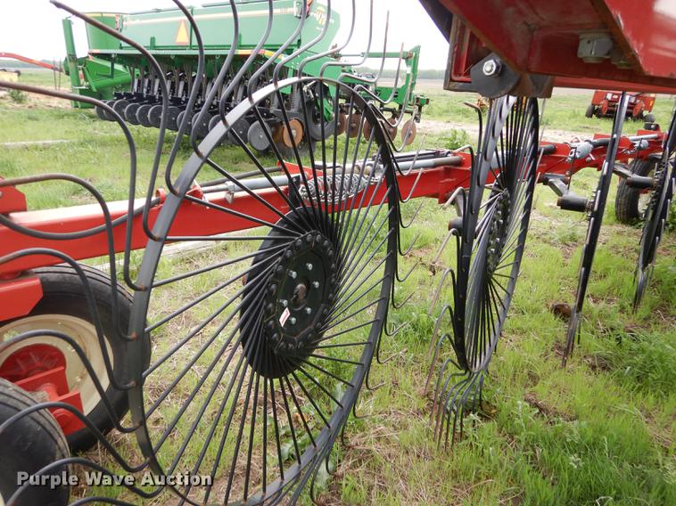 image for item DE1664 H&S 1460/1660 hi-capacity hay rake
