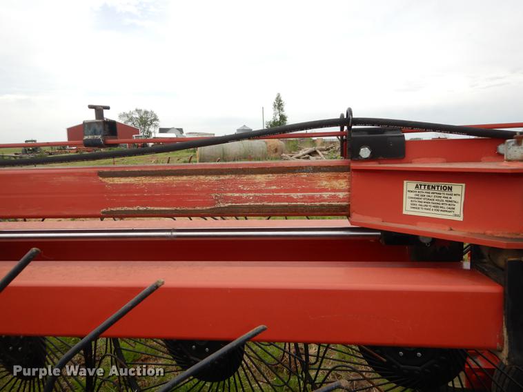 image for item DE1664 H&S 1460/1660 hi-capacity hay rake