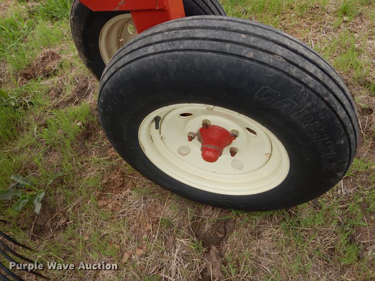 image for item DE1664 H&S 1460/1660 hi-capacity hay rake