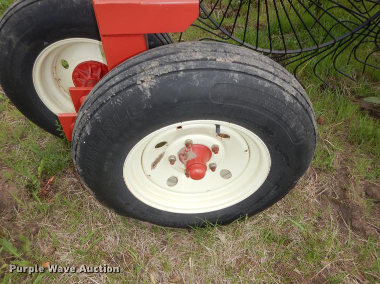 image for item DE1664 H&S 1460/1660 hi-capacity hay rake