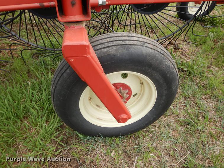 image for item DE1664 H&S 1460/1660 hi-capacity hay rake