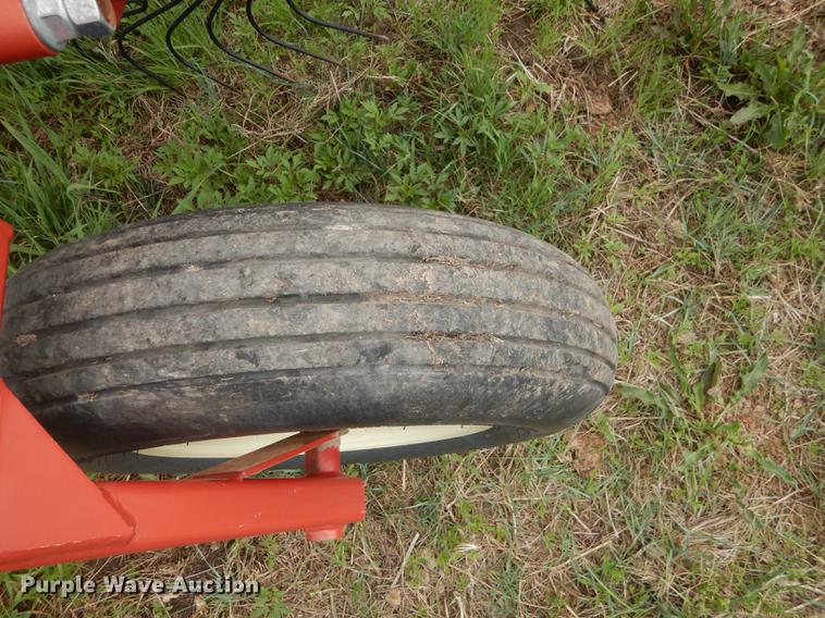 image for item DE1664 H&S 1460/1660 hi-capacity hay rake