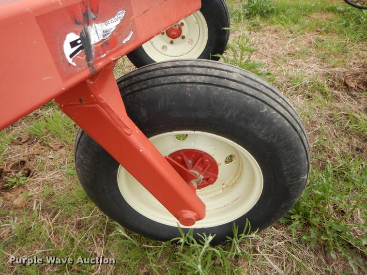 image for item DE1664 H&S 1460/1660 hi-capacity hay rake