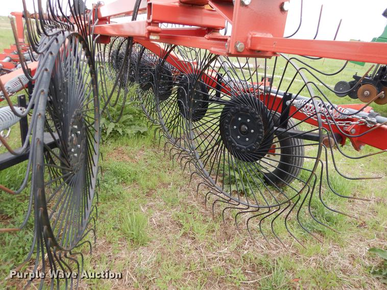 image for item DE1664 H&S 1460/1660 hi-capacity hay rake