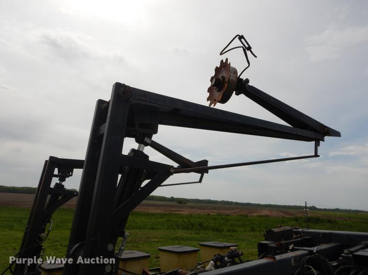 image for item DE1666 John Deere 7000 planter