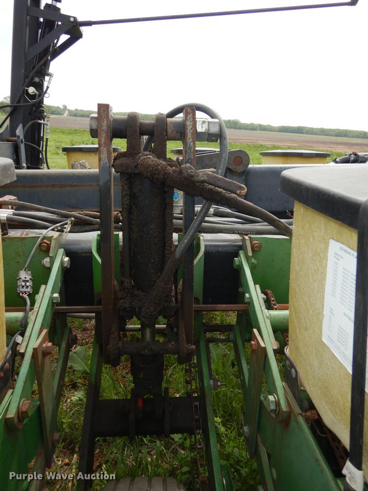 image for item DE1666 John Deere 7000 planter