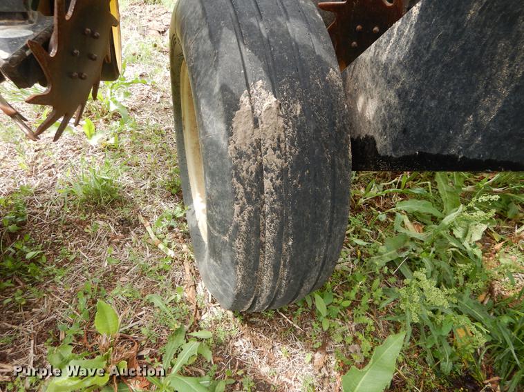 image for item DE1666 John Deere 7000 planter