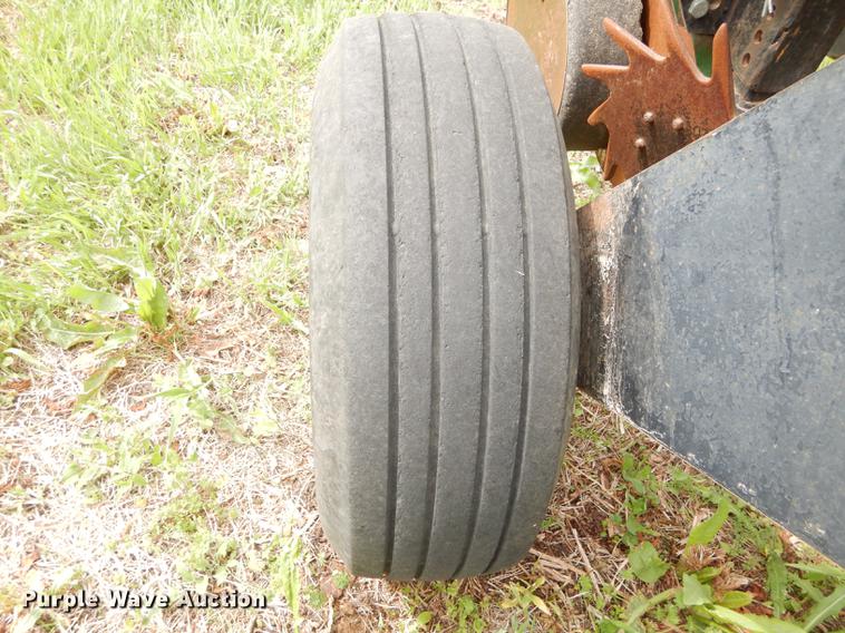 image for item DE1666 John Deere 7000 planter