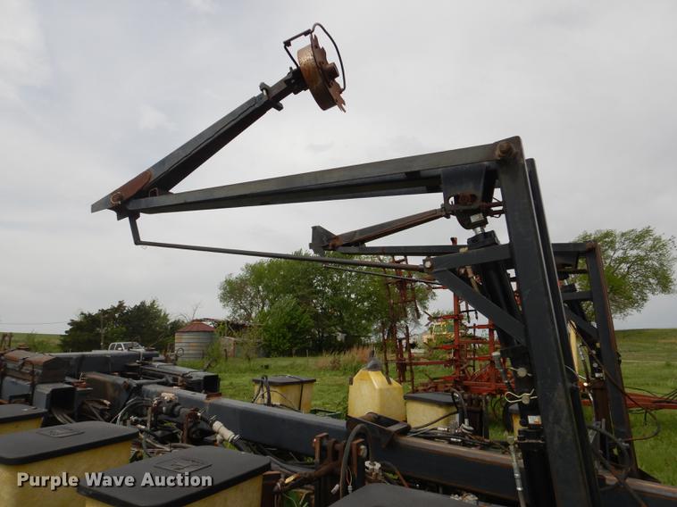 image for item DE1666 John Deere 7000 planter