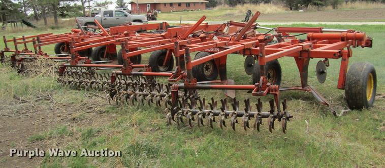 image for item DE6793 Richardson 7X5 sweep plow