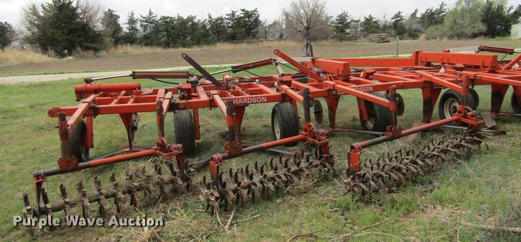 image for item DE6793 Richardson 7X5 sweep plow
