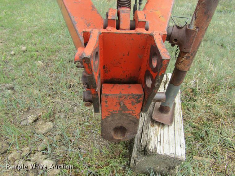 image for item DE6793 Richardson 7X5 sweep plow