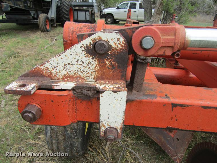 image for item DE6793 Richardson 7X5 sweep plow