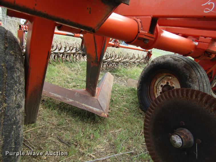 image for item DE6793 Richardson 7X5 sweep plow