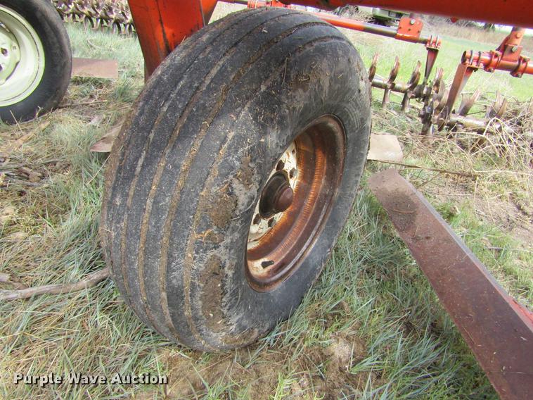 image for item DE6793 Richardson 7X5 sweep plow