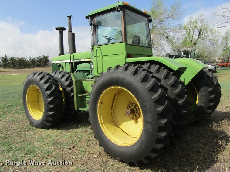 image for item DE6794 1976 John Deere 8430 4WD tractor