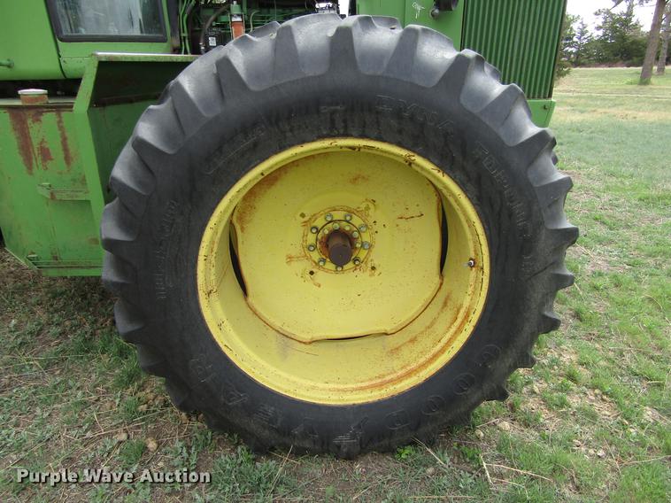 image for item DE6794 1976 John Deere 8430 4WD tractor