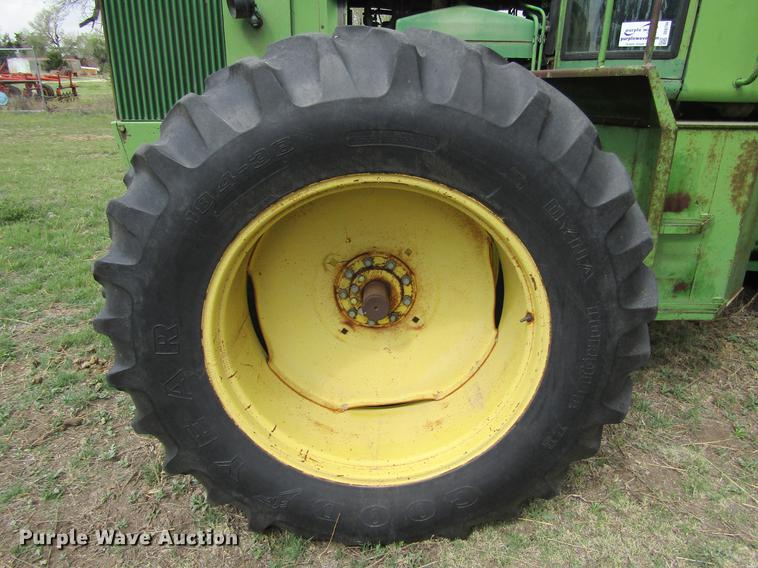 image for item DE6794 1976 John Deere 8430 4WD tractor