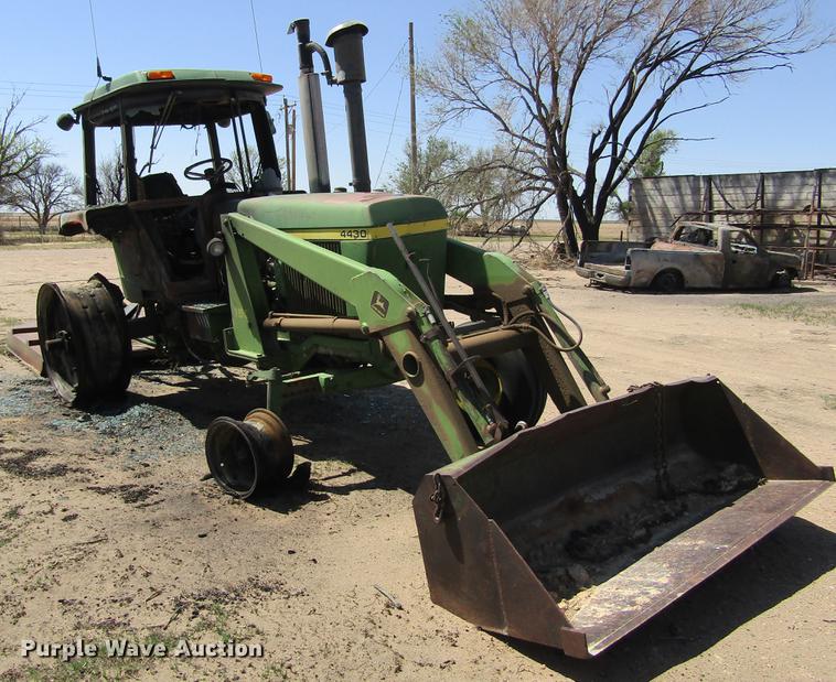 image for item DE6817 1976 John Deere 4430 tractor
