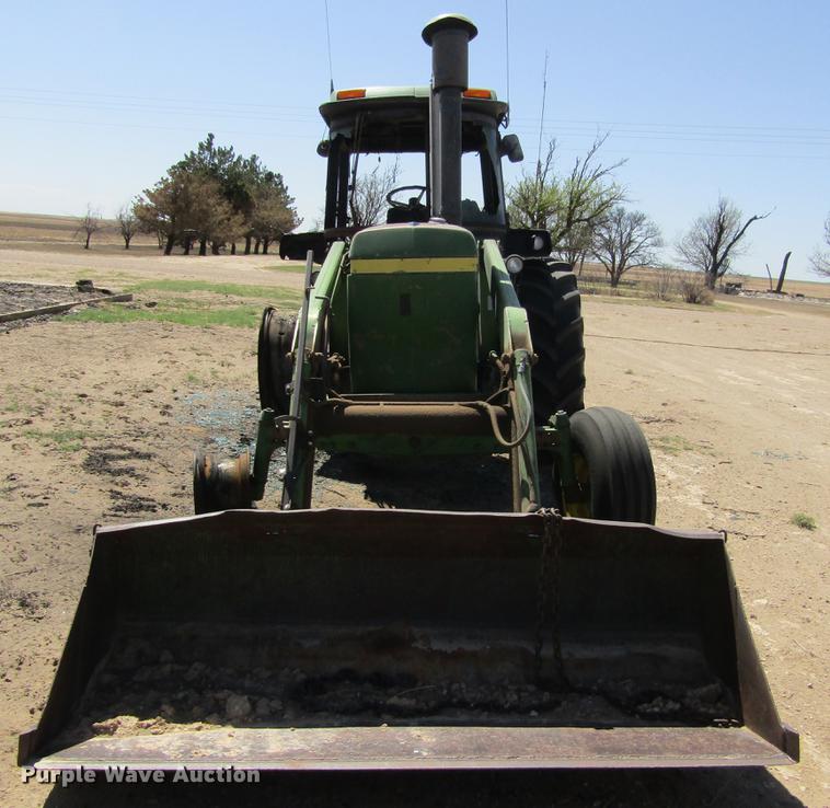 image for item DE6817 1976 John Deere 4430 tractor