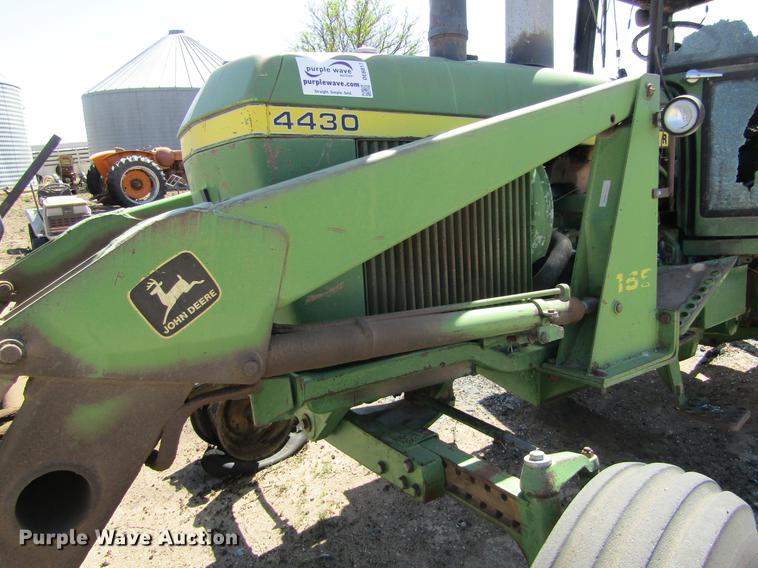 image for item DE6817 1976 John Deere 4430 tractor