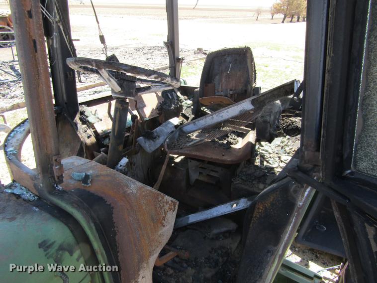 image for item DE6817 1976 John Deere 4430 tractor