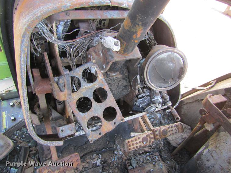 image for item DE6817 1976 John Deere 4430 tractor