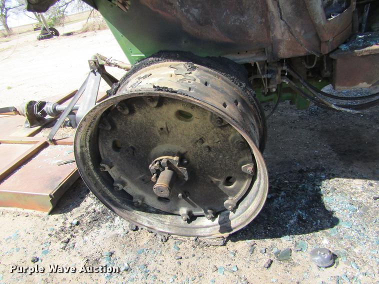 image for item DE6817 1976 John Deere 4430 tractor